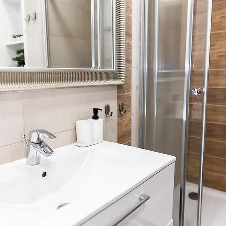 Dla Dwojga W Szklarskiej Porębie Z Widokiem Na Góry I *